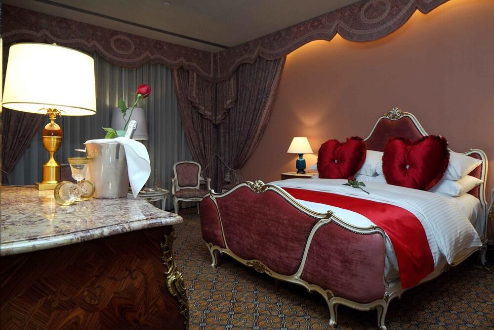 Intercontinental By Ihg Hotel